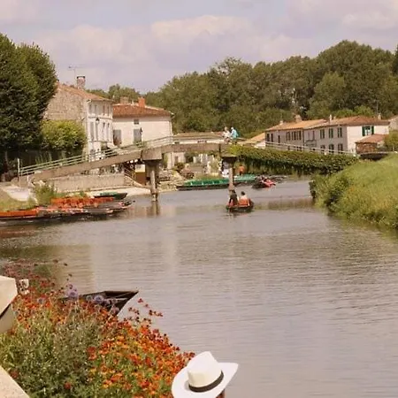 In France With Private Pool Villa Vasles