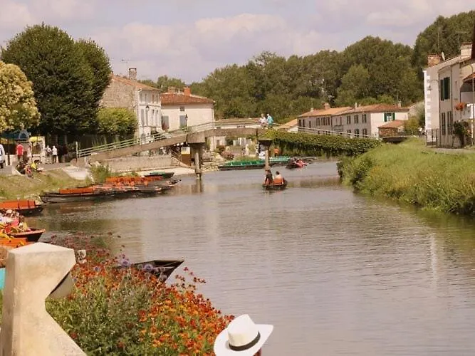 In France With Private Pool Villa Vasles